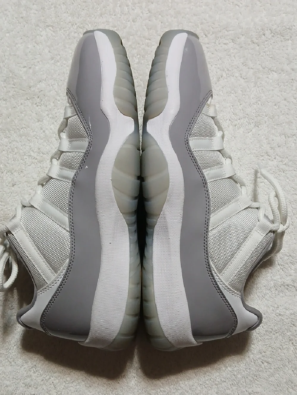 Air Jordan 11 Retro Low Top Sneakers Size 11.5 Mens